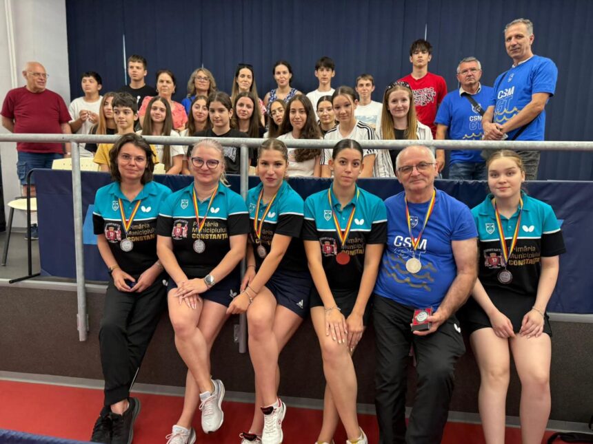 CSM Constanța a câștigat titlul de vicecampioană națională la tenis de masă feminin. 1 fetele de la csm constanta sunt vicecampioanele romaniei la tenis de masa 6863f99da6159