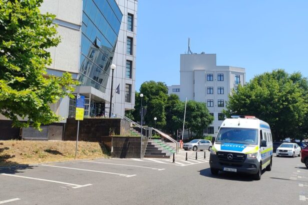 fostul politist acuzat ca divulga informatii dintr un dosar penal a cerut permisiunea sa plece din judet timp de doua zile in contextul masurii controlului judiciar 6882b526b7a60