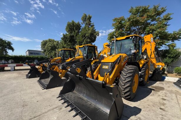 foto cjc a achizitionat 5 buldoexcavatoare noi pentru drumuri judetene constanta sa florin mitroi avem trei cariere redeschise si continuam investitiile 6863bdbcd8388