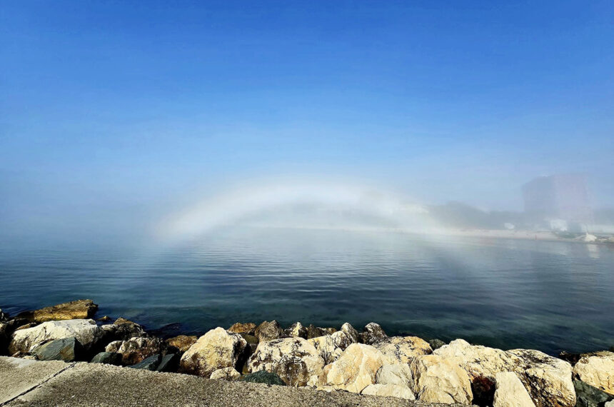 Curcubeul ALB a reapărut deasupra Mangaliei: Vor urma vremuri mai bune 1 foto curcubeul alb a reaparut deasupra mangaliei vor urma vremuri mai bune 68834c8caa53a