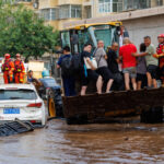 foto ploi si inundatii in china furtunile violente au ucis 30 de persoane si peste 80 000 au fost evacuate la beijing 688874c8d0685