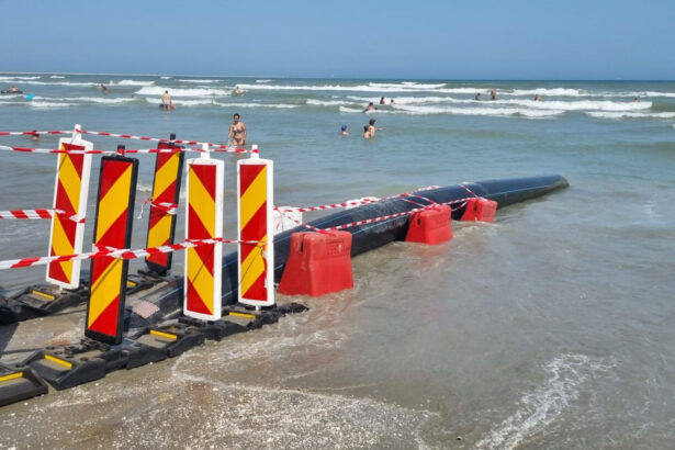 foto primaria navodari sanctionata din cauza ca o teava deverseaza ape pluviale in mare amenzi de peste 800 000 lei pe litoral 68888658a1538
