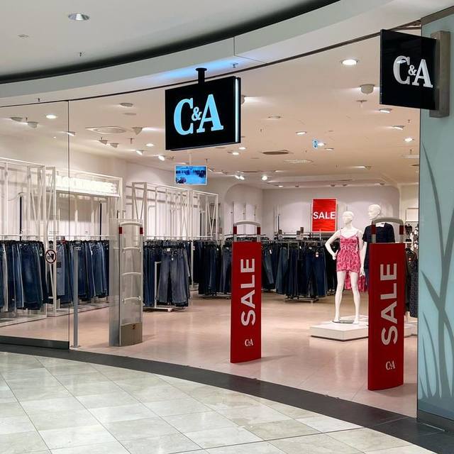 foto unul dintre cele mai mari magazine din romania parasit de ca va fi preluat de un brand cu preturi mici 6875d3b8870fb