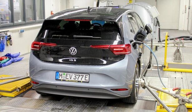 foto va rezista bateria adac a testat un vw id 3 pana la iesirea din garantie a bateriei rezultatul a surprins pe toata lumea 68772c4f7cbde