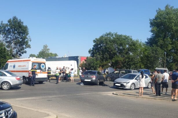 foto video accident cu 2 autoturisme la iesire din mangalia spre constanta 687f940560121
