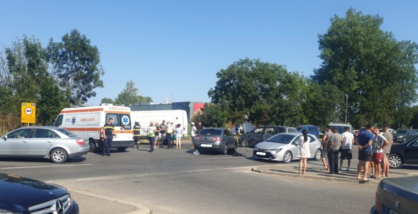 foto video accident cu 2 autoturisme la iesire din mangalia spre constanta 687f940560121