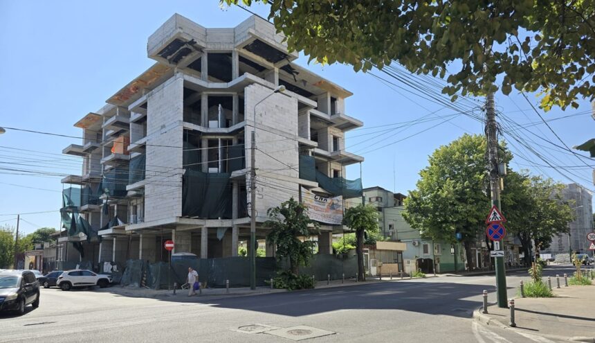 Vecinii blocului construit de compania Biodam SRL, a afaceristului Gigi Uda, pe strada Griviței nr. 40 trag un semnal de alarmă: Trăim un coșmar! 1 foto video vecinii blocului ridicat de compania biodam srl a afaceristului gigi uda pe strada grivitei nr 40 trag un semnal de alarma traim un cosmar 68844618b4ef8