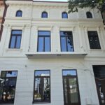 foto zona lupoaica se transforma o cladire istorica apartinand in prezent unui notar are o noua fatada 6863111a9ad49