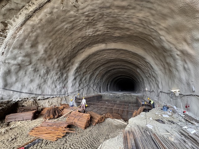fotovideo ritm accelerat pentru tunelurile pentru ursi umbrarescu pregateste prima deschidere 68780d418c677