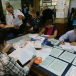 Funcționarii din primării critică măsurile anunțate de Bolojan 3 functionarii din primarii condamna masurile anuntate de bolojan 687b7510a1371