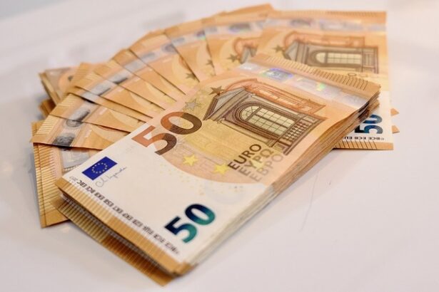 guvernul a imprumutat 375 miliarde de dolari si 15 miliarde de euro pe o cerere ridicata de 15 miliarde de dolari finantele au vrut sa profite dupa ce pachetul de austeritate a imbunatatit percep 686e9a7b9e992