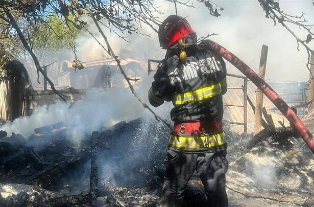 incendiu la o ferma la iesirea din nuntasi spre cogealac 687760ec11084