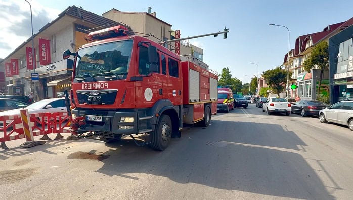Incendiu într-un spațiu comercial din municipiul Tulcea, cu trei persoane afectate de atacuri de panică. 1 incendiu la un spatiu comercial din municipiul tulcea trei persoane au suferit atac de panica 6887a6df5a976