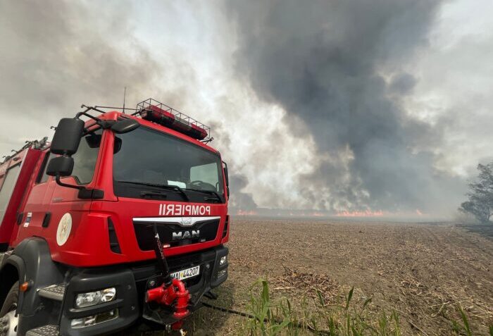 incendiu langa techirghiol traficul rutier este oprit pe ambele sensuri al dn 38 agigea negru voda 686f909b87de0