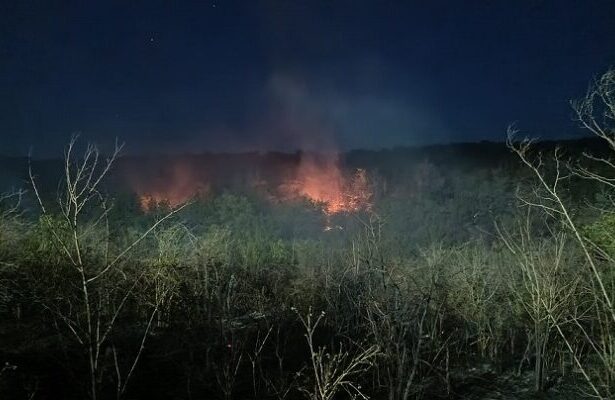 incendiu violent in satul casian au intervenit pompierii cu 7 autospeciale de stingere 68749ad4e2a49