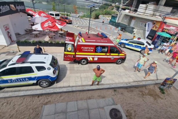 incident pe plaja din eforie un copil de 12 ani a avut nevoie de ingrijiri medicale si va fi dus la spital i s a umflat capul spun salvamarii 688356ecb54b8