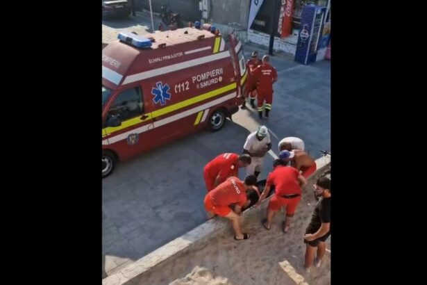 interventie de urgenta pe plaja din olimp un barbat se zbate intre viata si moarte dupa ce medicii au reusit sa l resusciteze in drum spre spital 687e657bdf3d1