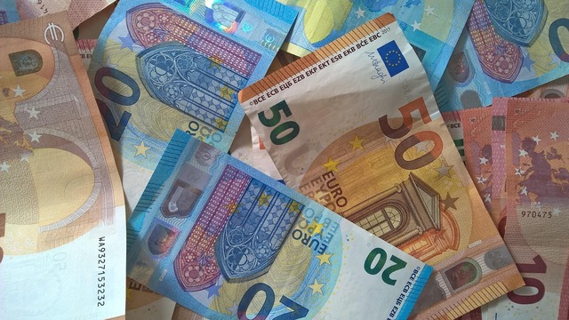Investiții de 3,66 miliarde euro, inclusiv în România, din veniturile obținute din vânzarea certificatelor de emisii 1 investitii in valoare de 366 miliarde euro inclusiv in romania din veniturile provenite din comercializarea certificatelor de emisii 686675b9c45f9