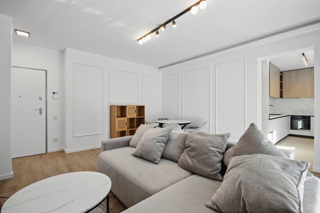 investitorii imobiliari devin tot mai activi pe fondul incertitudinilor fiscale si a scaderii ofertei rezidentiale indica vlad musteata de la nbi 686fef66aa372