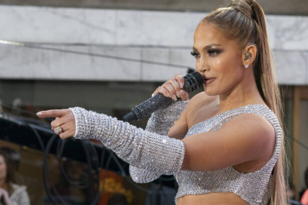 jennifer lopez a ajuns la bucuresti artista va sustine un concert in aceasta seara in piata constitutiei 6885d1c7280ad