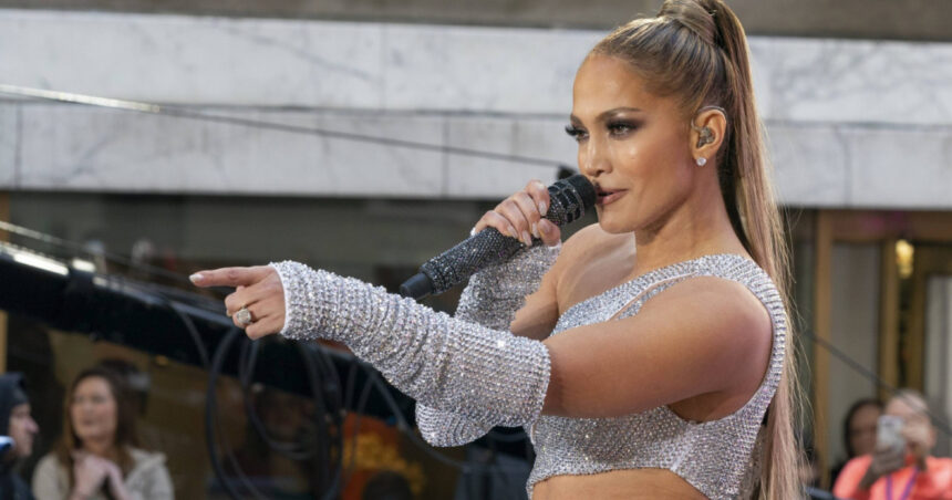 jennifer lopez a ajuns la bucuresti artista va sustine un concert in aceasta seara in piata constitutiei 6885d1c7280ad