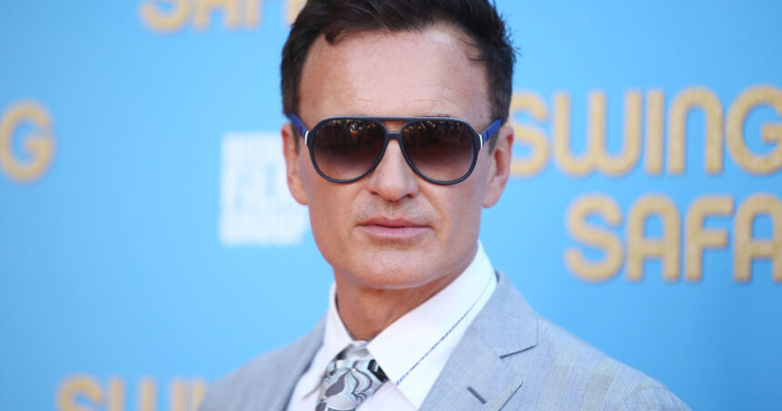 julian mcmahon a murit actorul cunoscut pentru rolurile din fantastic four si nip tuckavea 56 de ani boala care l a rapus 6868dd47ced03