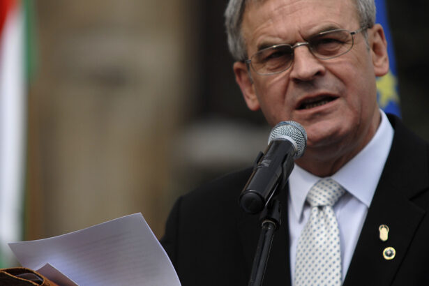 laszlo tokes cere autonomie pentru maghiarii din transilvania afirmatiile facute la baile tusnad in prezenta premierului viktor orban 6885cf9e20448