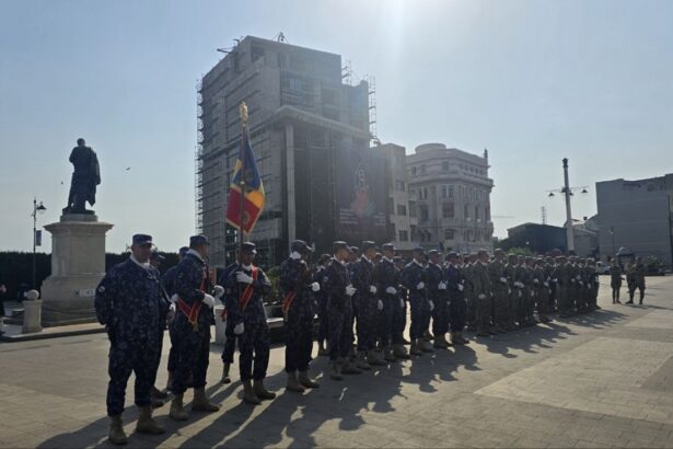 live foto video ceremonie militara emotionanta de ziua imnului national in piata ovidiu prefectul adrian teodor picoiu prezent la eveniment 688864deb6acb