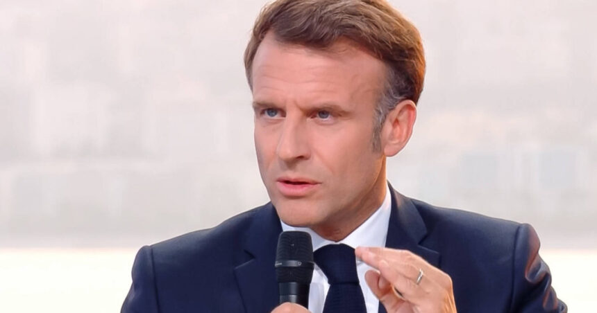 macron critica acordul comercial ue sua negociat de von der leyen cu trump europa nu se comporta ca o putere 688a5c1736492