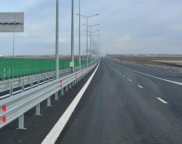 mai multe vaci au rupt gardul de protectie pe autostrada a3 in dreptul localitatii voluntari si au intrat pe sosea 687f892622634