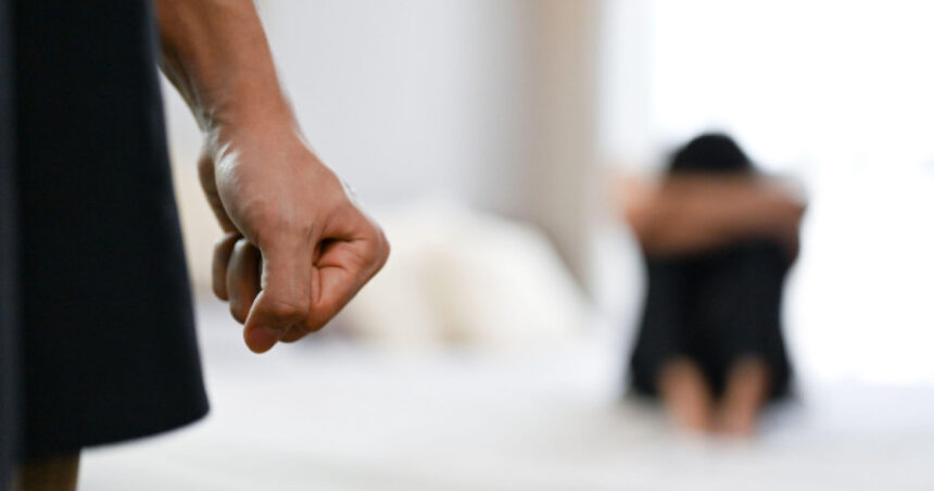 Majoritatea românilor consideră că violența domestică împotriva femeilor este în creștere. Opiniile despre intervenția autorităților (sondaj) 1 majoritatea romanilor cred ca violenta domestica impotriva femeilor este in crestere ce spun despre interventia autoritatilor sondaj 686e2858505f4