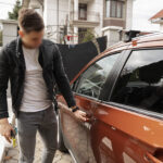 mangalia un barbat care a furat din mai multe autoturisme prins de politisti el risca sa stea in arest in urmatoarele 30 de zile 6880d3abf0673