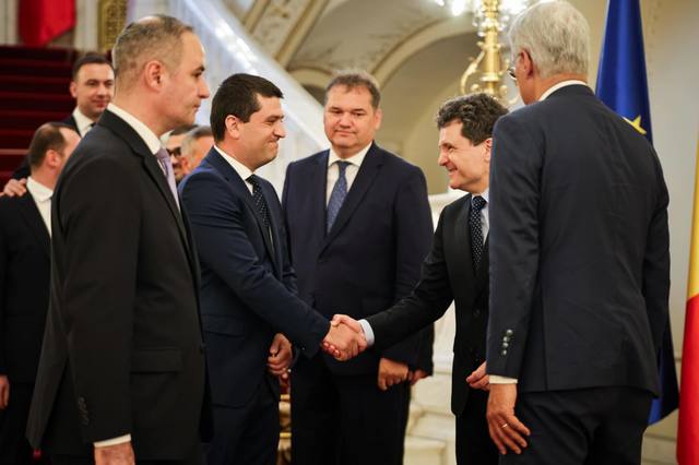 ministrul economiei despre directorii companiilor din subordine unii si au betonat contractele dar am ac de cojocul lor 68659499caa1a