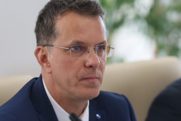 ministrul ionut mosteanu suntem pe un trend bun in mare trebuie sa ajungem la aceasta tinta cu 35 din pib la aparare 686edba443ceb