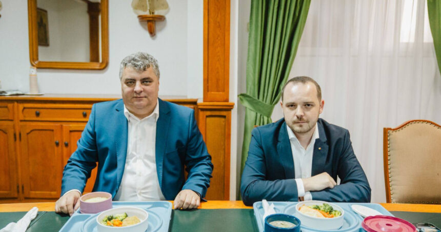 Ministrul Sănătății, ironizat după ce a publicat meniul „de restaurant” de la spitalul din Târgu Mureș. „Am vrut să arăt că se poate” 1 ministrul sanatatii ironizat dupa ce a postat meniul de restaurant de la spitalul din targu mures am vrut sa arat ca se poate 6876a88383d68