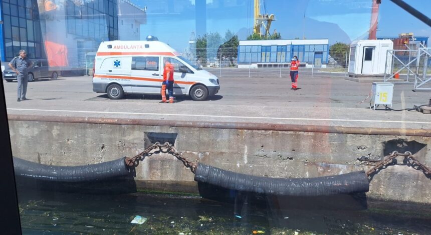 Nava Artemis, intervenție de urgență la un vas sub pavilion Tanzania: Marinar preluat de ambulanță din Portul Constanța 1 nava artemis interventie de urgenta la un vas sub pavilion tanzania marinar preluat de ambulanta din portul constanta 6884c4bb1e189