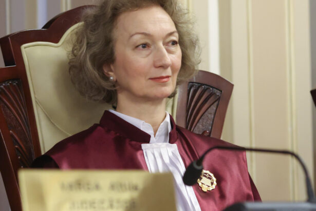 news alert curtea constitutionala are un nou presedinte simina tanasescu e prima femeie care va conduce institutia 687383712b0ae