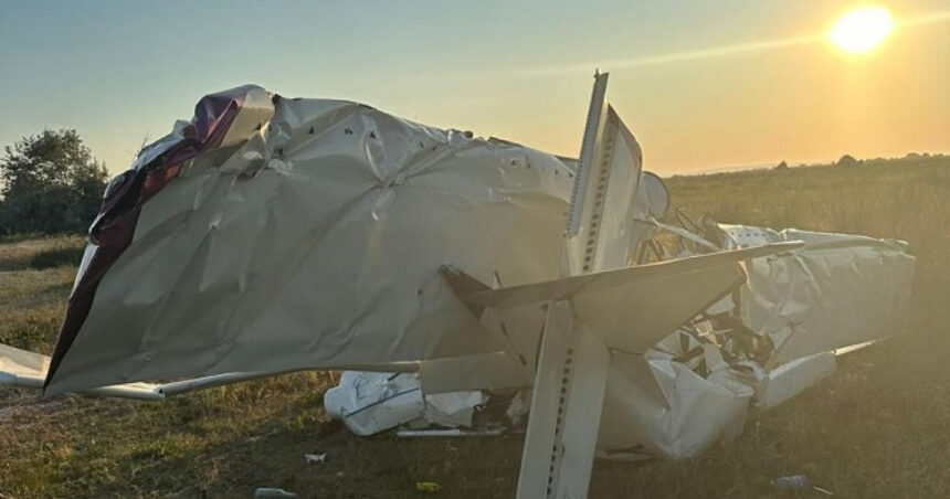 news alert un avion de mici dimensiuni s a prabusit in zona gura portitei din delta dunarii doua persoane au murit 687d3577583a9