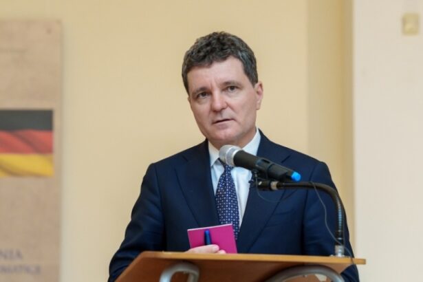 nicusor dan a fost o greseala sa vorbim despre cum o sa taiem pensiile magistratilor 687b1c2f96a65
