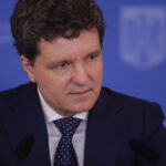 nicusor dan reactie la sondajul cu privire la ce cred romanii despre comunism avem datoria de a invata din trecut nu de a l reinvia 687f922688575