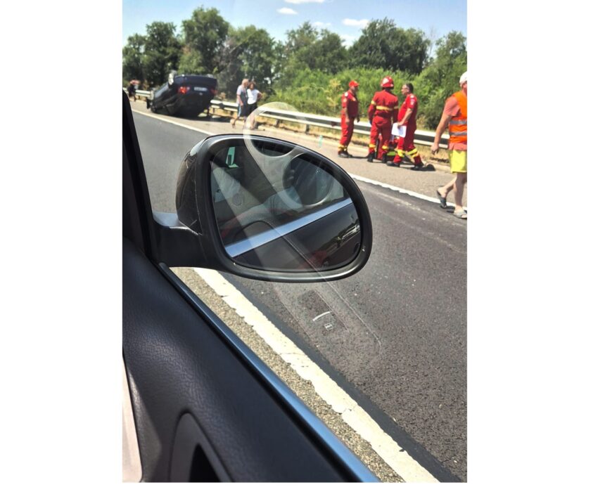 O mașină s-a răsturnat pe Autostrada A2, pe direcția Constanța–București 1 o masina s a rastunat pe autostrada a2 pe sensul constanta bucuresti 6873932b5d525