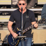 oasis le transmite fanilor ca sunt in siguranta dupa incidentul de la concertul coldplay nu ne intereseaza cu cine va iubiti 687ff90b89549