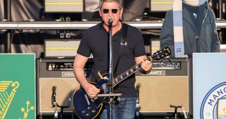 oasis le transmite fanilor ca sunt in siguranta dupa incidentul de la concertul coldplay nu ne intereseaza cu cine va iubiti 687ff90b89549