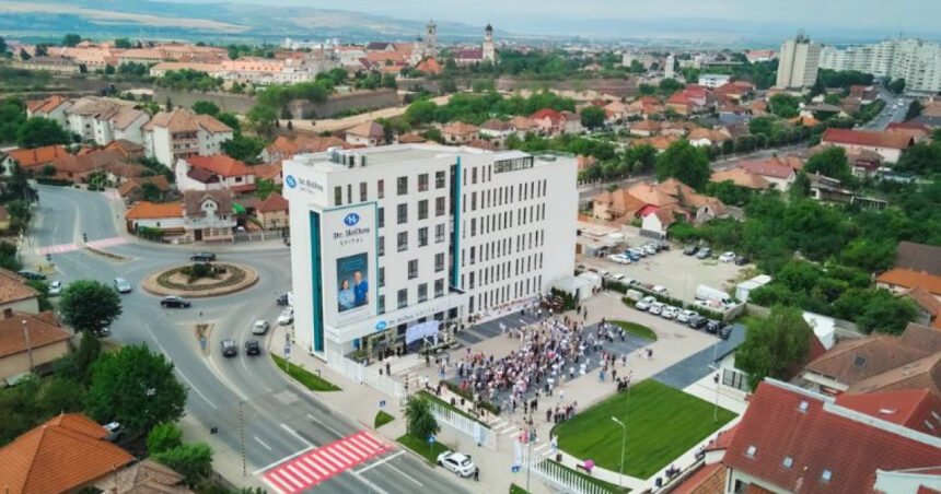 Inaugurarea celui mai mare spital de oftalmologie din Transilvania sub brandul Dr. Holhoș, cu o investiție de 6 milioane de euro 1 p cel mai mare spital de oftalmologie din transilvania inaugurat sub brandul dr holhos cu o investitie de 6 milioane de euro 68638e479e292
