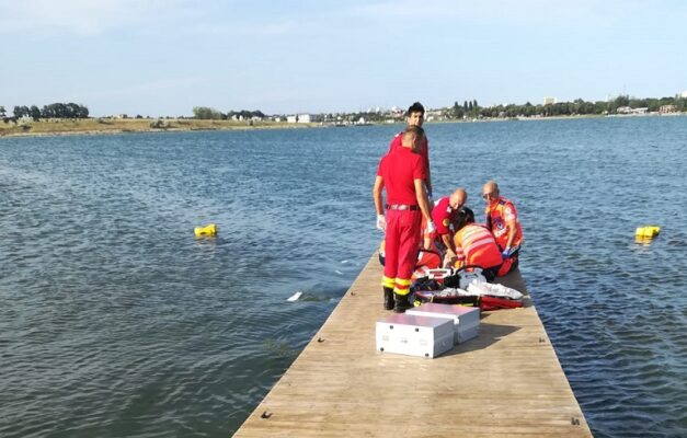 Persoană scoasă inconștientă din apă la Techirghiol, zona Băilor Reci 1 persoana scoasa inconstienta din apa la techirghiol in zona bailor reci 688b3c69d602f