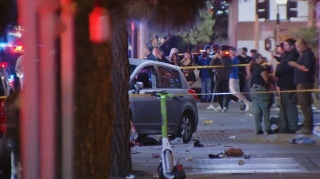 Peste 20 de răniți în Los Angeles după ce un vehicul a intrat într-o mulțime, conform anunțului pompierilor. 1 peste 20 de raniti in los angeles dupa ce un vehicul a intrat intr o multime de oameni anunta pompierii 687b94b15287e