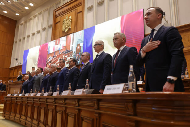 poate opozitia din parlament sa depuna motiune de cenzura cand guvernul bolojan isi va asuma raspunderea pe masurile fiscale 686684969ad5c