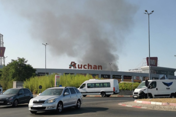 pompierii sunt in alerta incendiu cu degajari mari de fum in zona vivo constanta 686b6053490d8