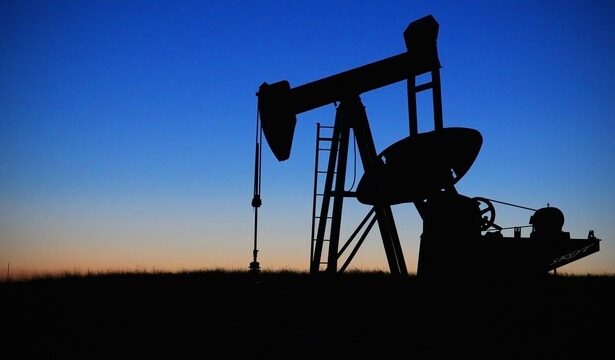 preturile petrolului au crescut cu peste 3 pe fondul detensionarii razboiului comercial si al presiunilor sua asupra rusiei 6889b2bd7c2d1