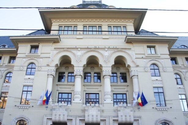 primaria capitalei distribuie apa potabila pe perioada caniculei in puncte intens circulate din bucuresti 687f7ecc6f7c2